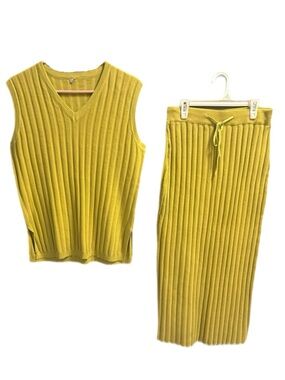 Ribbed Knit Sleeveless Top and Skirt Set